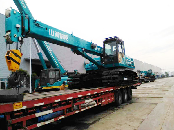 油田好帮手——壹定发智能伸缩臂履带起重机