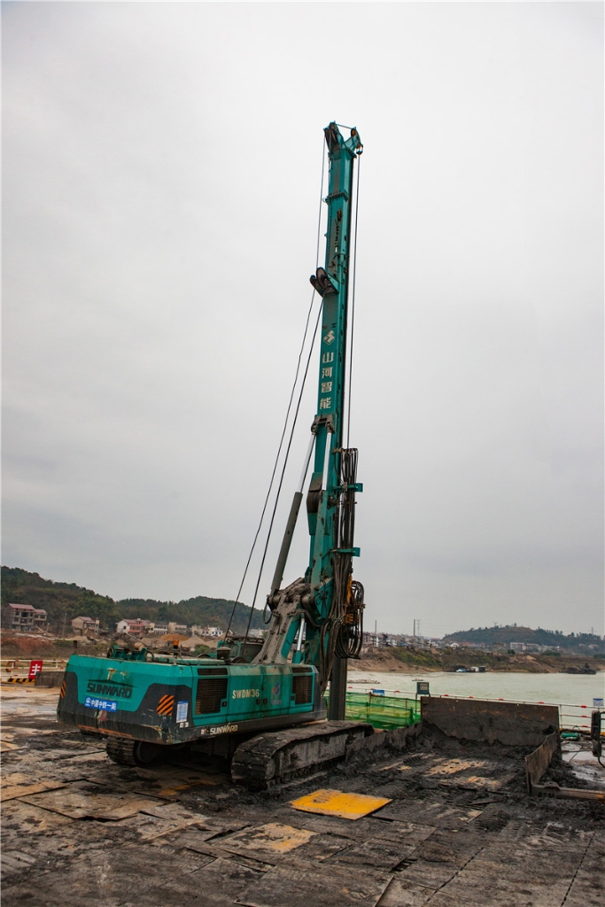 水下钻孔80米，，，，壹定发智能旋挖钻机震撼施工时势