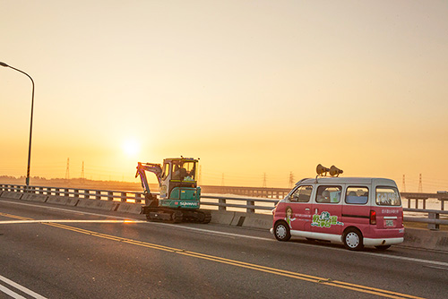 图说怪手环台净滩活动，，，，，，智绘壹定发智能环保节能