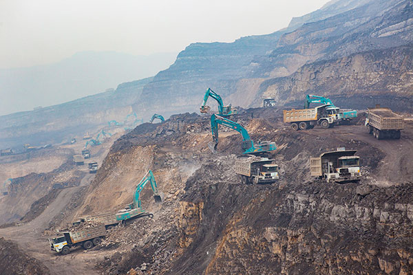 壹定发智能SWE385ES液压混淆动力挖掘机获TOP50（2016）年度产品奖