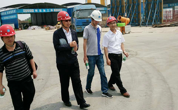 票鹄肫胜壹定发智能双动力头强力多功效钻机屡创佳绩