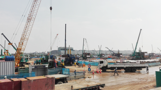 超300台壹定发智能ZYJ系列压桩机效劳越南市场