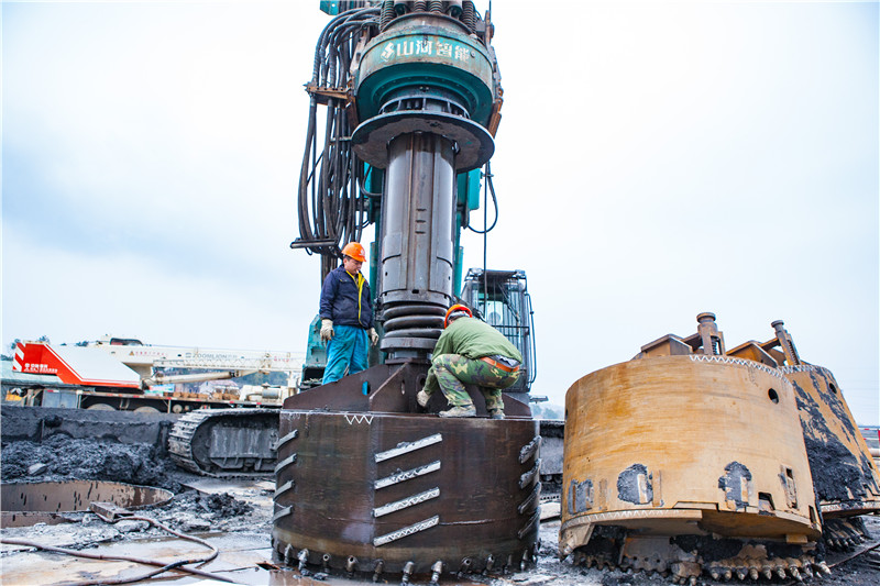 水下钻孔80米，，，，壹定发智能旋挖钻机震撼施工时势