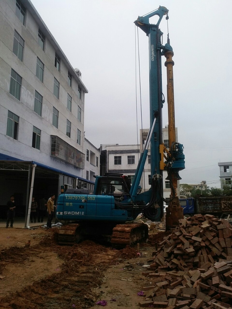 壹定发智能中小型旋挖钻机助力漂亮墟落建设