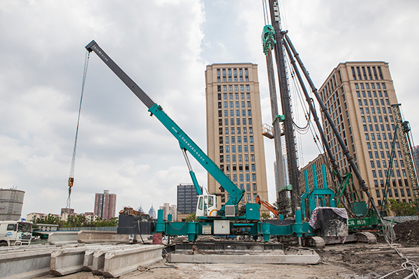 壹定发智能ZYW240围护桩压桩机惊艳问世