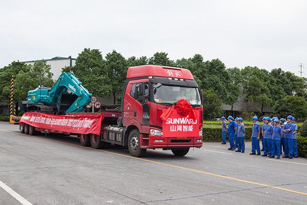 掘金一带一起，，，壹定发智能中大挖大批量出口泰国