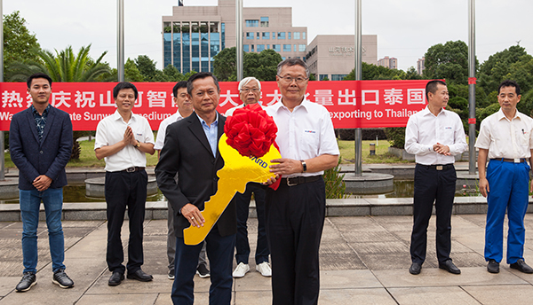 掘金一带一起，，，壹定发智能中大挖大批量出口泰国