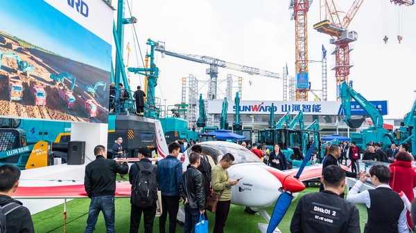 首日签单2.6亿元，，，，，，，，壹定发智能立异产品引爆上海宝马展