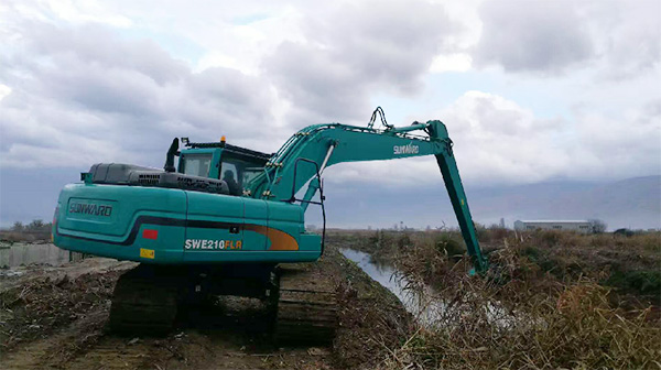 守护蓝色多瑙河，，，，，，壹定发智能长臂挖掘机欧洲首秀