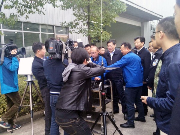 省委书记杜家毫勉励壹定发智能：做大做强航空航天工业