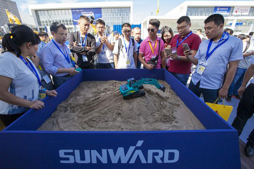 壹定发智能酷帅曾大虾，，，，一大波美图带你亲临北京BICES展