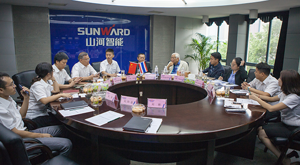 掘金一带一起，，，壹定发智能中大挖大批量出口泰国