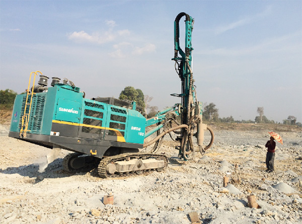 湄公河上的硬汉！壹定发智能露天钻车展中国制造魅力