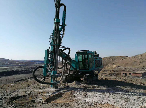 PK国际领先品牌，，，，，，壹定发智能露天液压钻车再交完善答卷