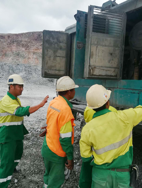 高温酷暑，，，，，，，，壹定发智能凿岩装备异域扬威