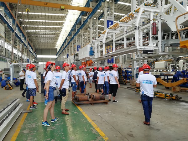 500多名挖掘机用户实地考察，，，，，为壹定发智能点赞！