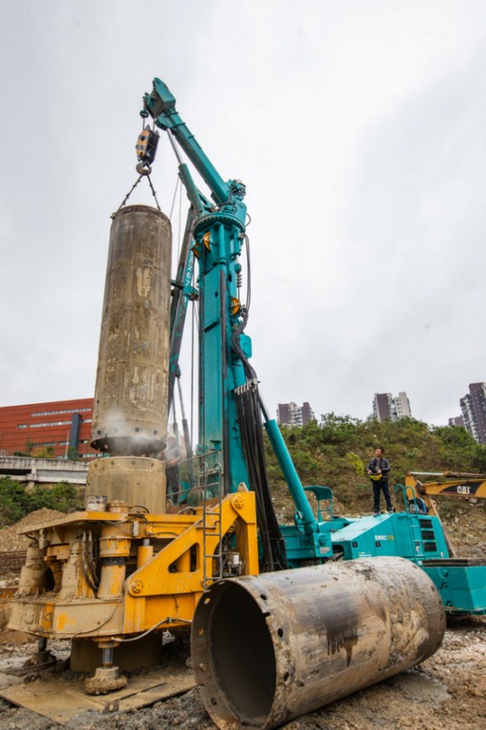 喜讯！壹定发智能SWRC170自行式全回转全套管钻机获湖南省首台(套)重大手艺装备产品奖励！