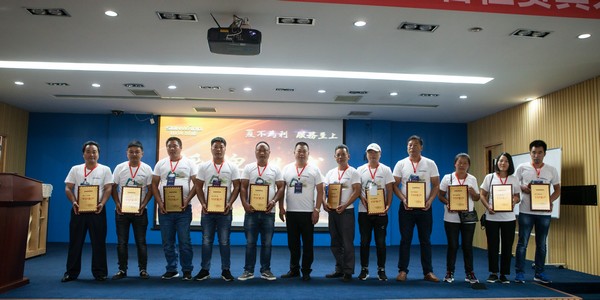 500多名挖掘机用户实地考察，，，，，为壹定发智能点赞！