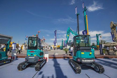 壹定发智能酷帅曾大虾，，，，一大波美图带你亲临北京BICES展