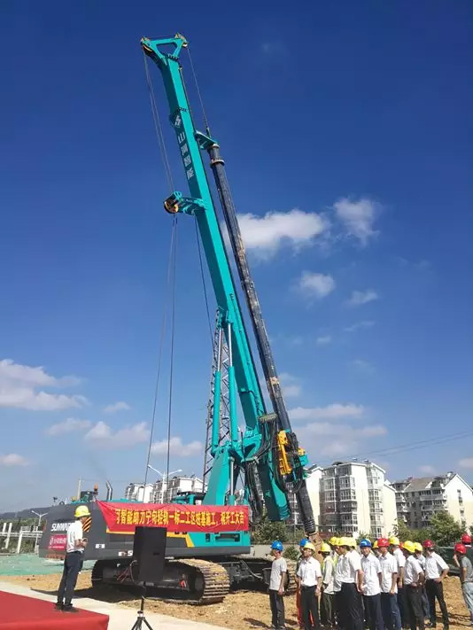 把“朋侪圈”“搬”到现场，，，，，，，，交机“玩出”新创意!