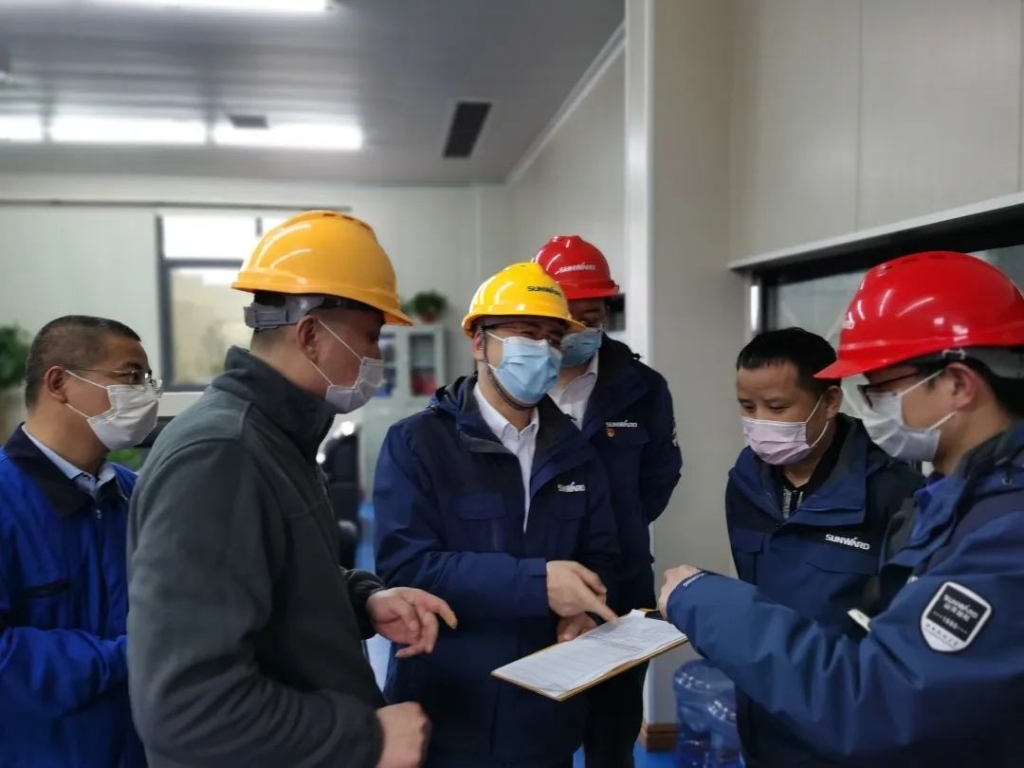 疫情未过，，，，，，，岂可松懈？？？？总司理带队检查防疫事情