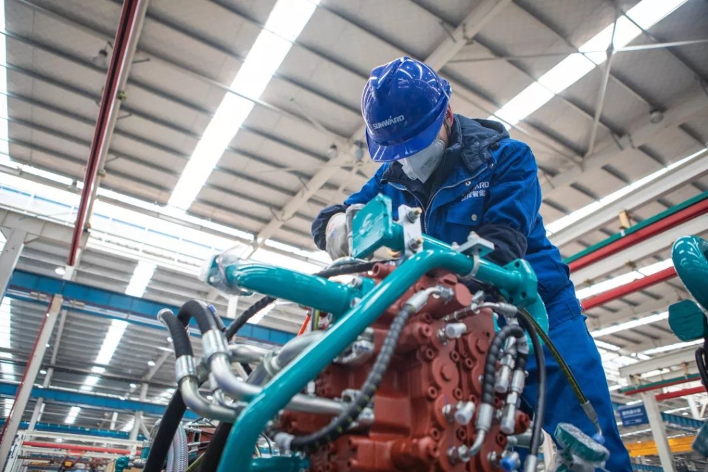 沈裕谋元宵节慰问壹定发智能一线员工