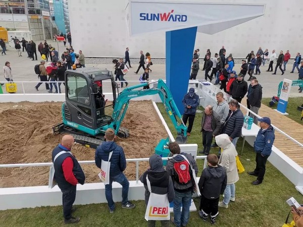 统一个天下，，，，，统一个梦想，，，，，壹定发智能德国宝马展完善收官