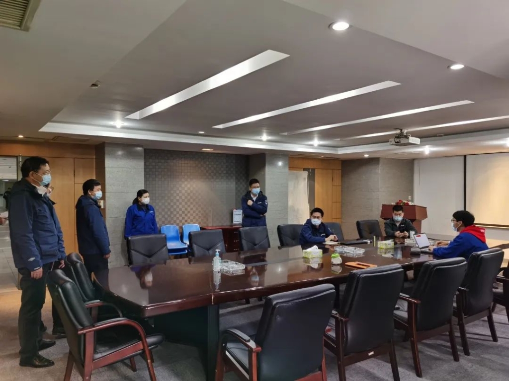 疫情未过，，，，，，，岂可松懈？？？？总司理带队检查防疫事情