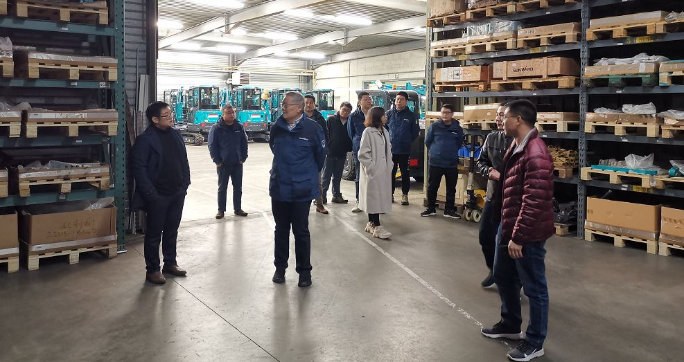 欧洲业绩增添40%，，，，董事长赴欧慰问员工