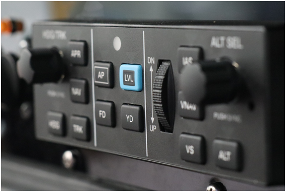 自动驾驶？？？？？？？夜间航行？？？？？？？阿若拉都说“行”！