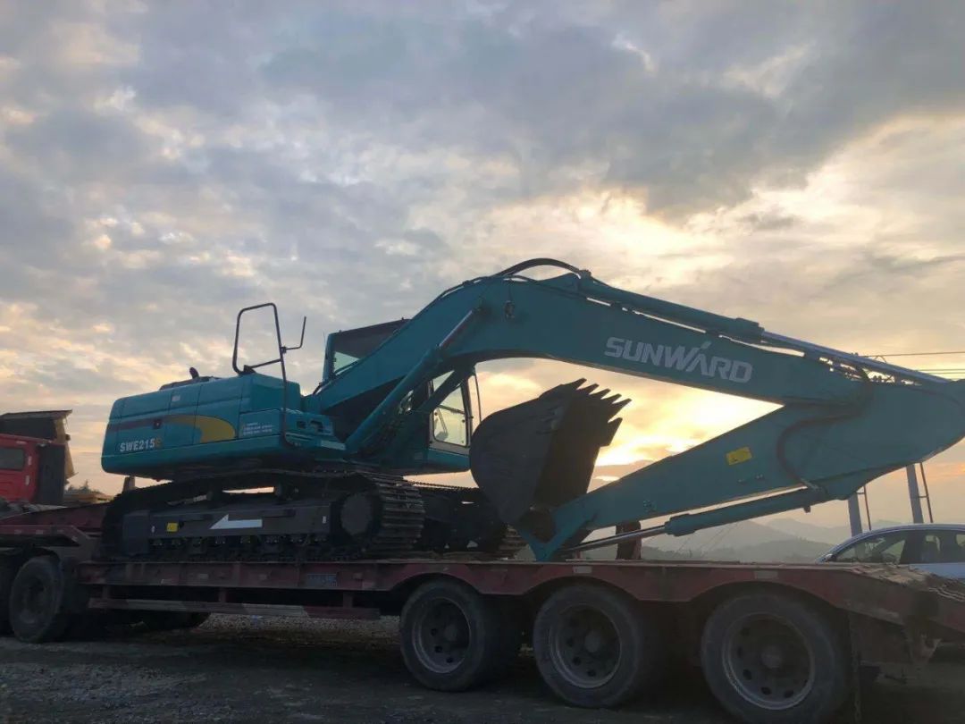 常益长高铁复工，，，，，网红“小蓝”来资助