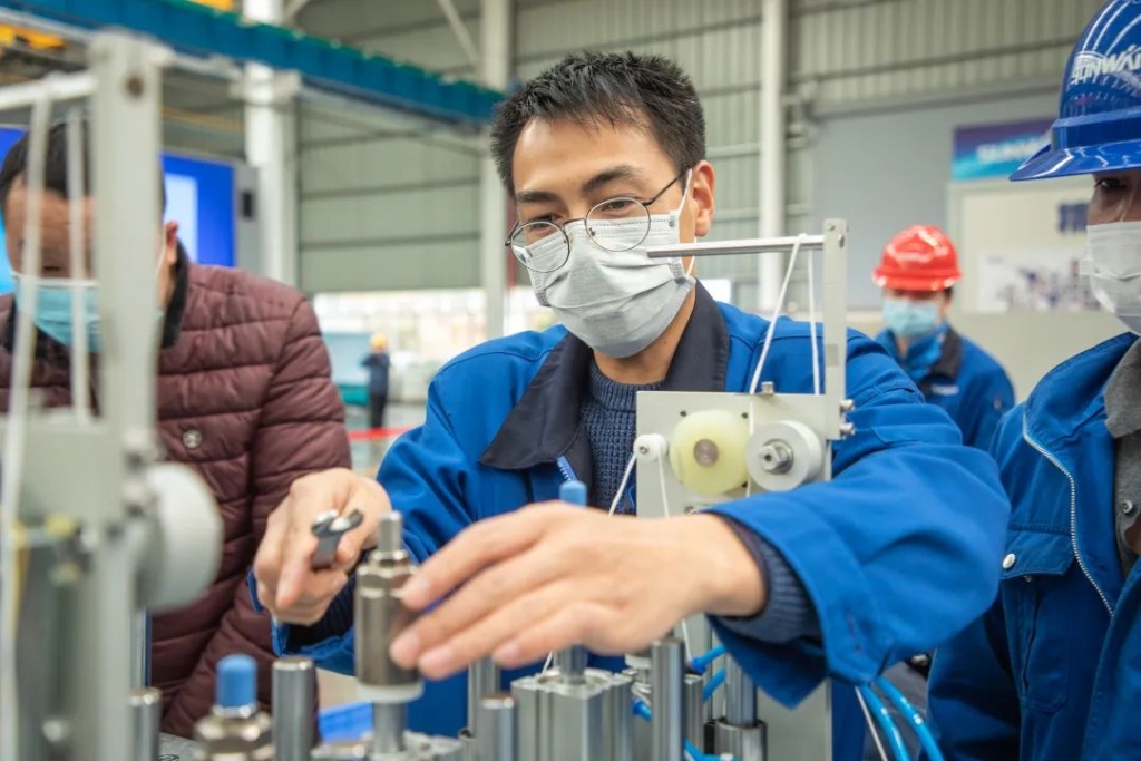 壹定发智能首台口罩机交付客户