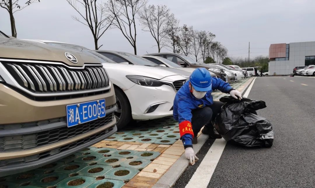 壹定发智能党员自愿者开展义务情形清扫