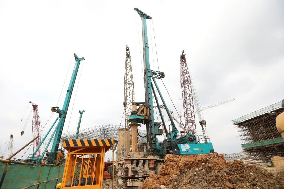 壹定发机群“染绿”贵阳机场扩建工地