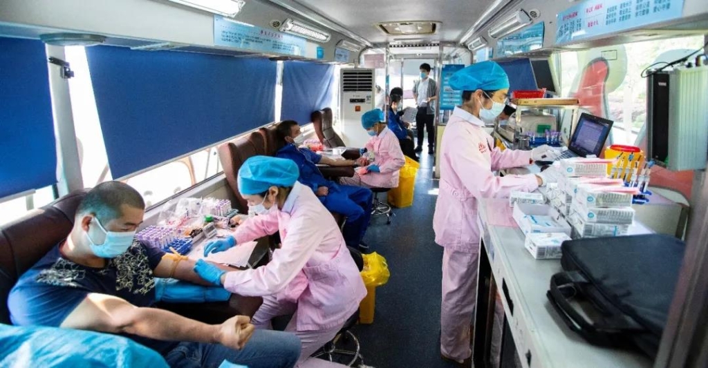 献血战疫，，，，，，，，壹定发智能“疫”禁止辞