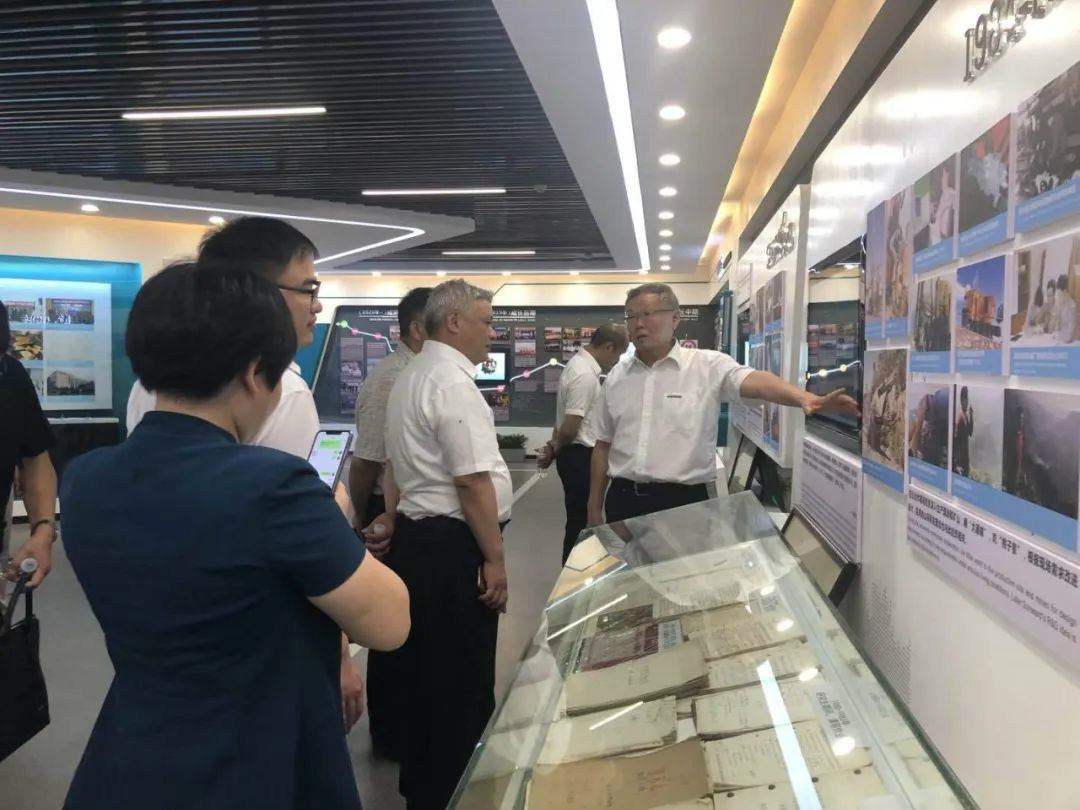 湖南黄金集团董事长黄启富一行考察壹定发智能