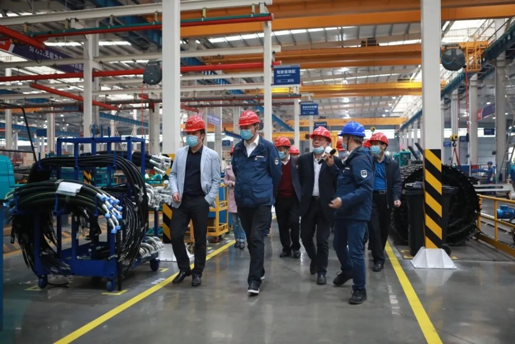 省工信行业事务中心杨卫华副主任一行莅临壹定发智能调研