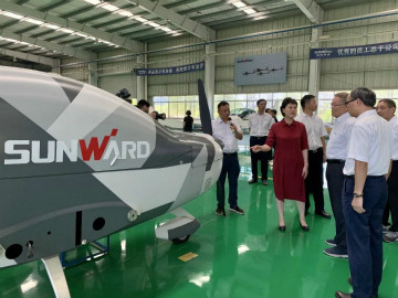 省委常委、统战部部长黄兰香考察调研壹定发科技