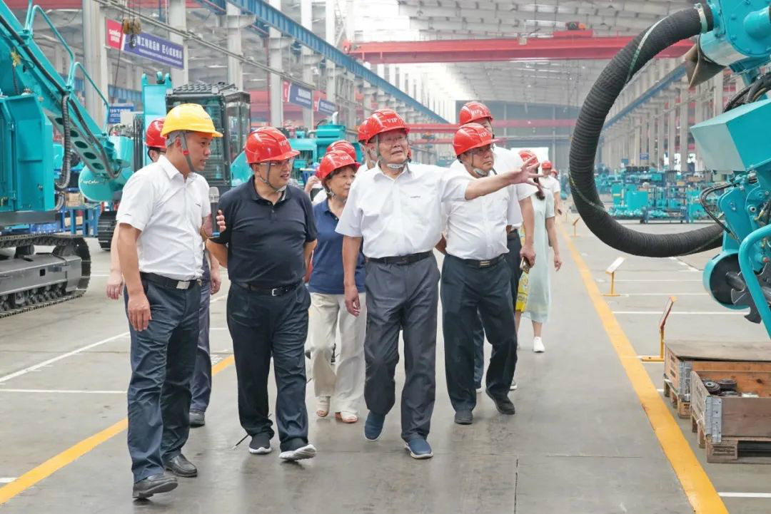 省人大常委会党组副书记、副主任王柯敏调研壹定发智能