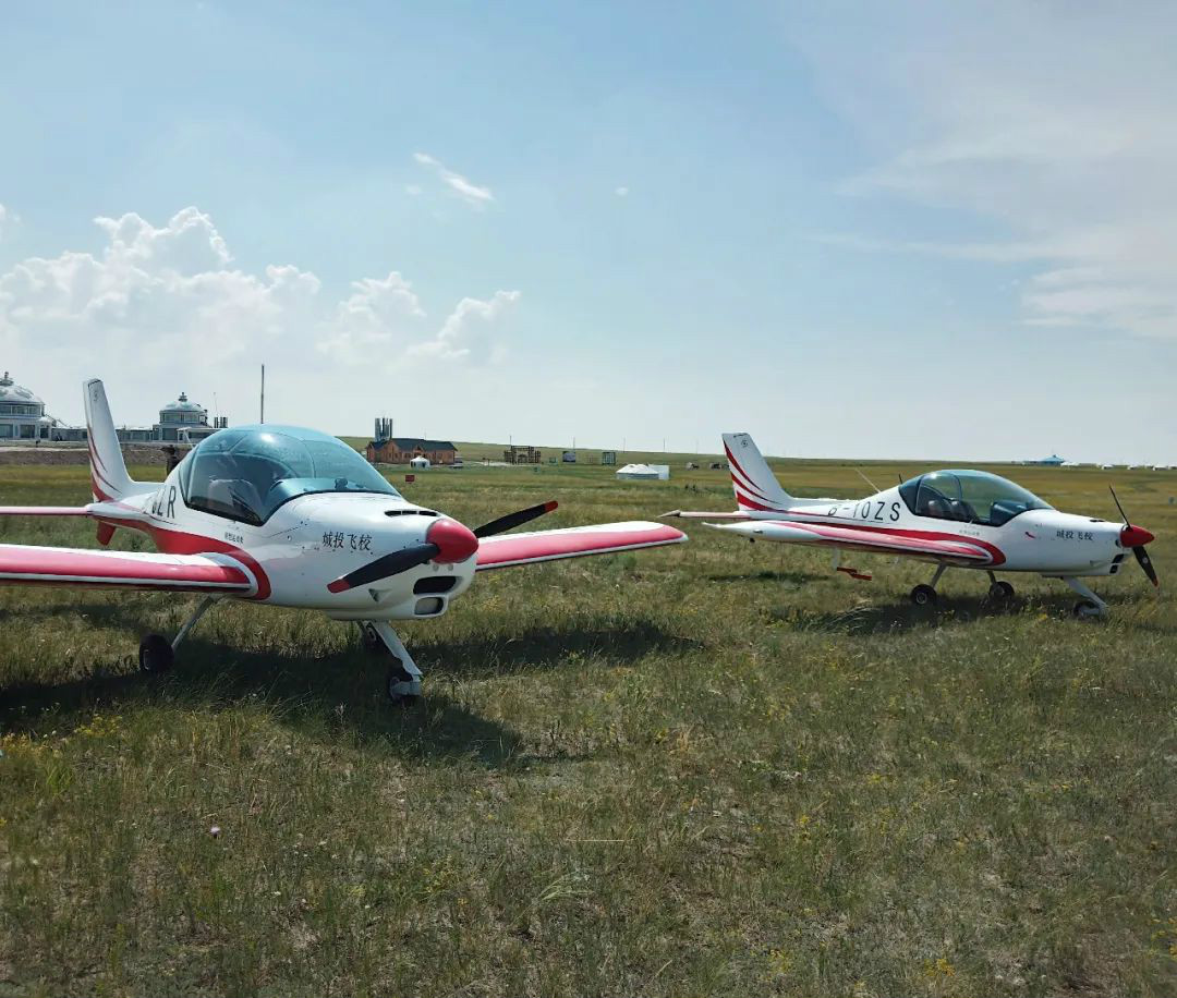 壹定发“阿若拉”飞机遨游呼伦贝尔大草原