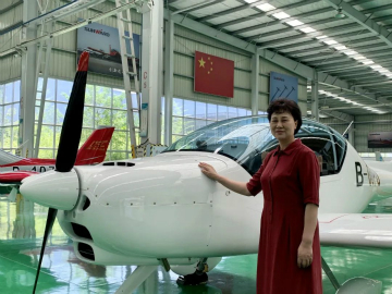 省委常委、统战部部长黄兰香考察调研壹定发科技