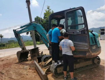 感恩相伴 关爱相随——广州壹定发效劳在路上