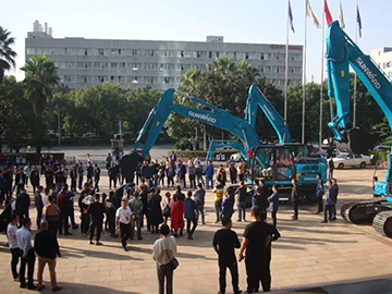 5万万! 壹定发智能挖掘机订货会立异高