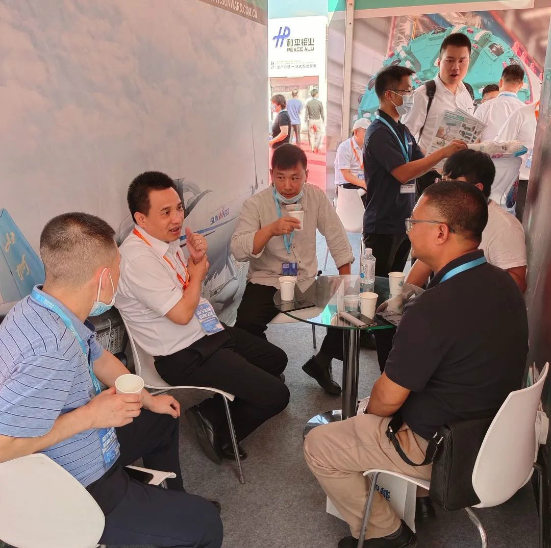 壹定发智能高空作业装备“吸睛”雄安展