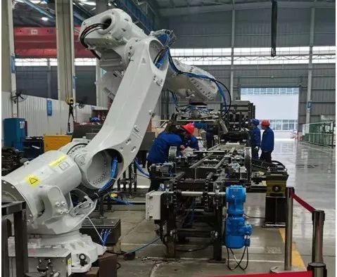 中际壹定发熔锌铸锭码垛自动线成套装备顺遂发货