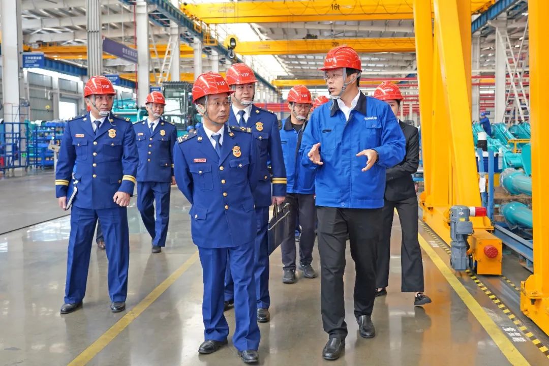 考察无人化妆备 高宁宇到访壹定发智能