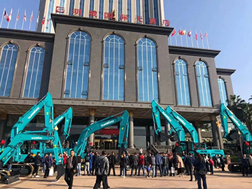 5万万! 壹定发智能挖掘机订货会立异高