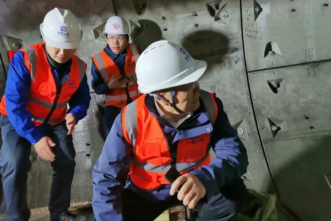何清华亲临中铁壹定发盾构施工项目指导事情