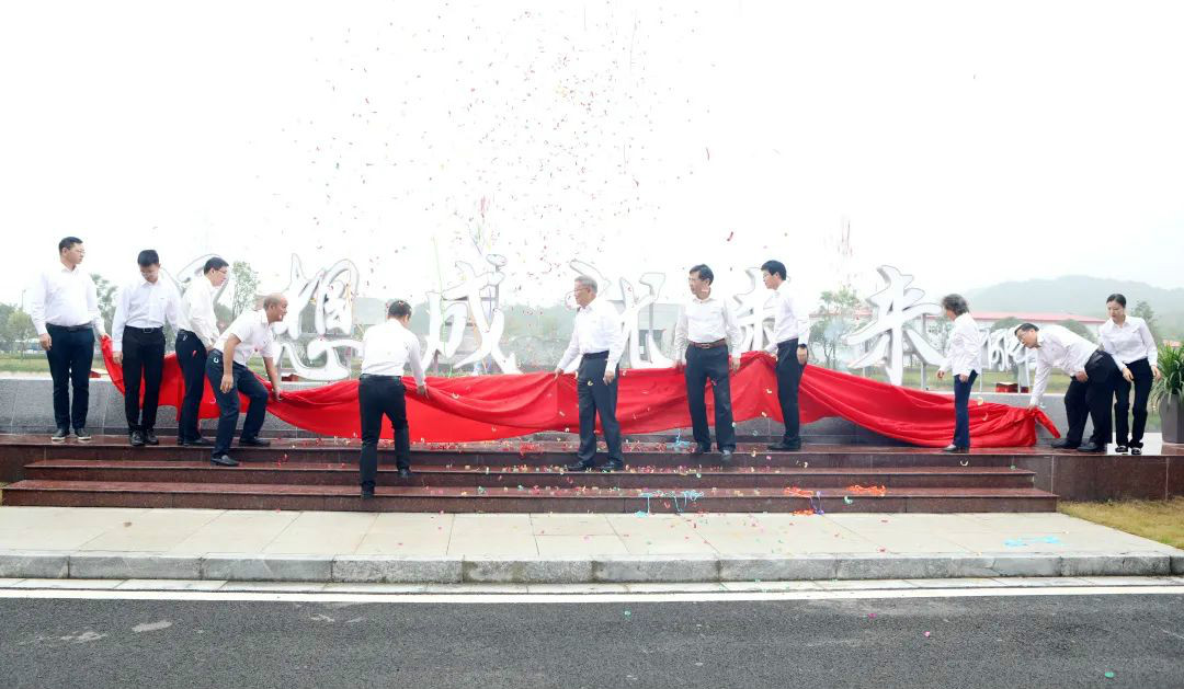 切记初心使命，，，理想成绩未来