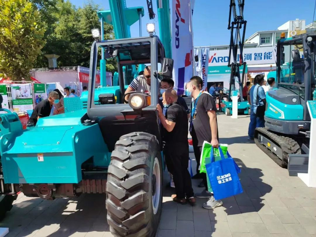 壹定发智能高空作业装备“吸睛”雄安展